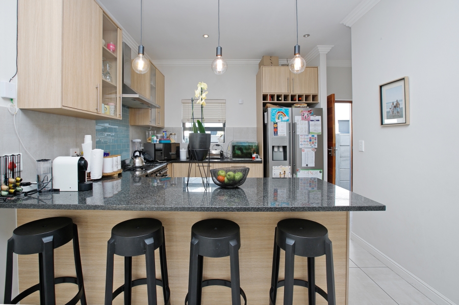 3 Bedroom Property for Sale in Parklands North Western Cape